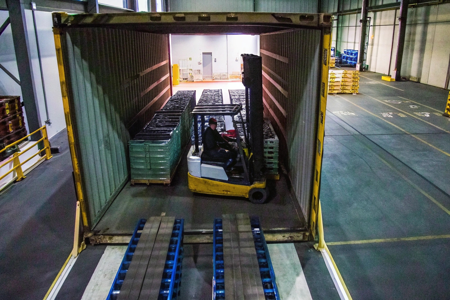 Mixing SKUs efficiently