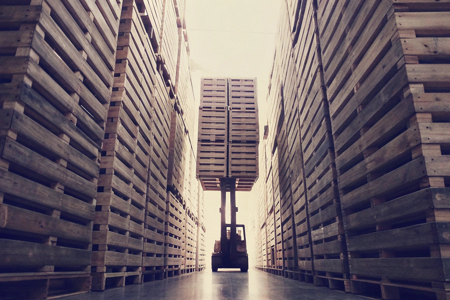 Double stackable pallets