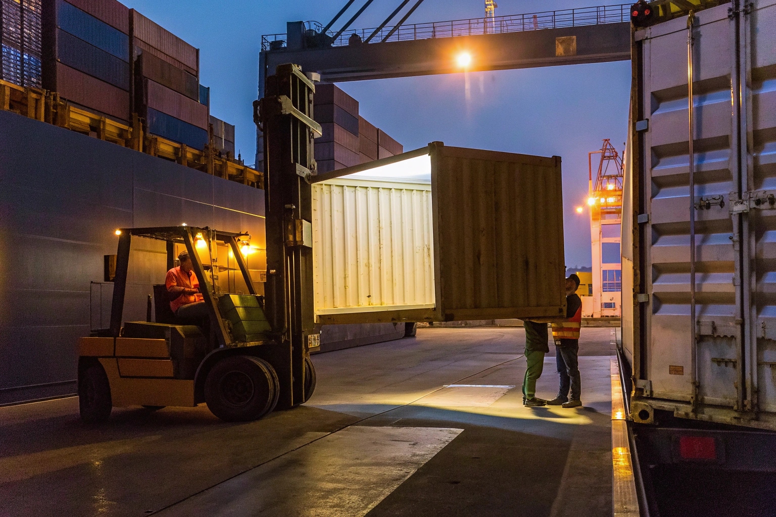 Shipping logistics image