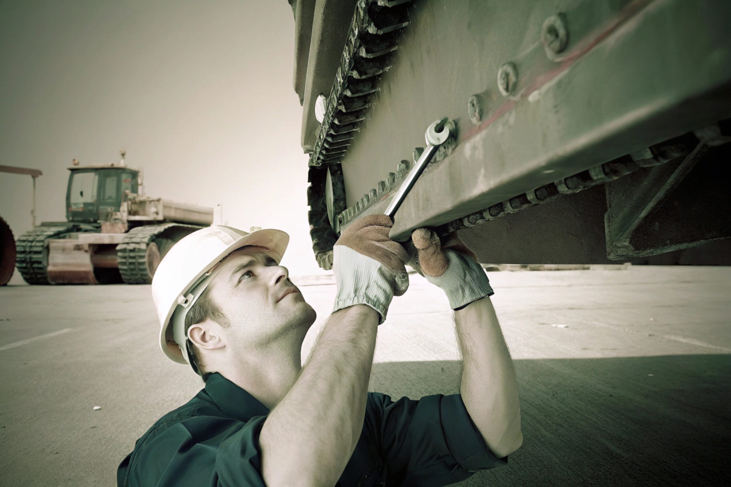 Maintenance checks for tension cylinders